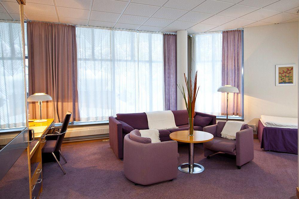 Hotel Kuninkaantie Espoo Exterior foto